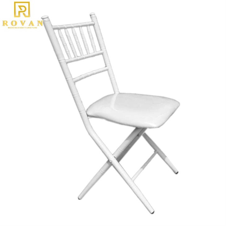 white folding chiavari chairs